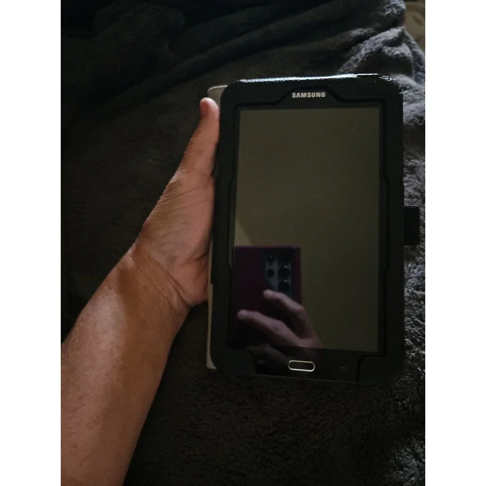 Samsung Galaxy Tab 3 Lite 7” SM-T110 Wi-Fi 8GB Tablet – Great Condition